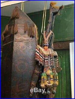 Très ancien et authentique Bouclier Dayak de Bornéo