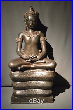 Très grand Bouddha khmer en bronze de 130 cm / Large bronze seated Khmer Buddha